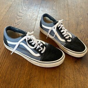 Vans, navy, blue and white mens size 6.5/women’s size 8